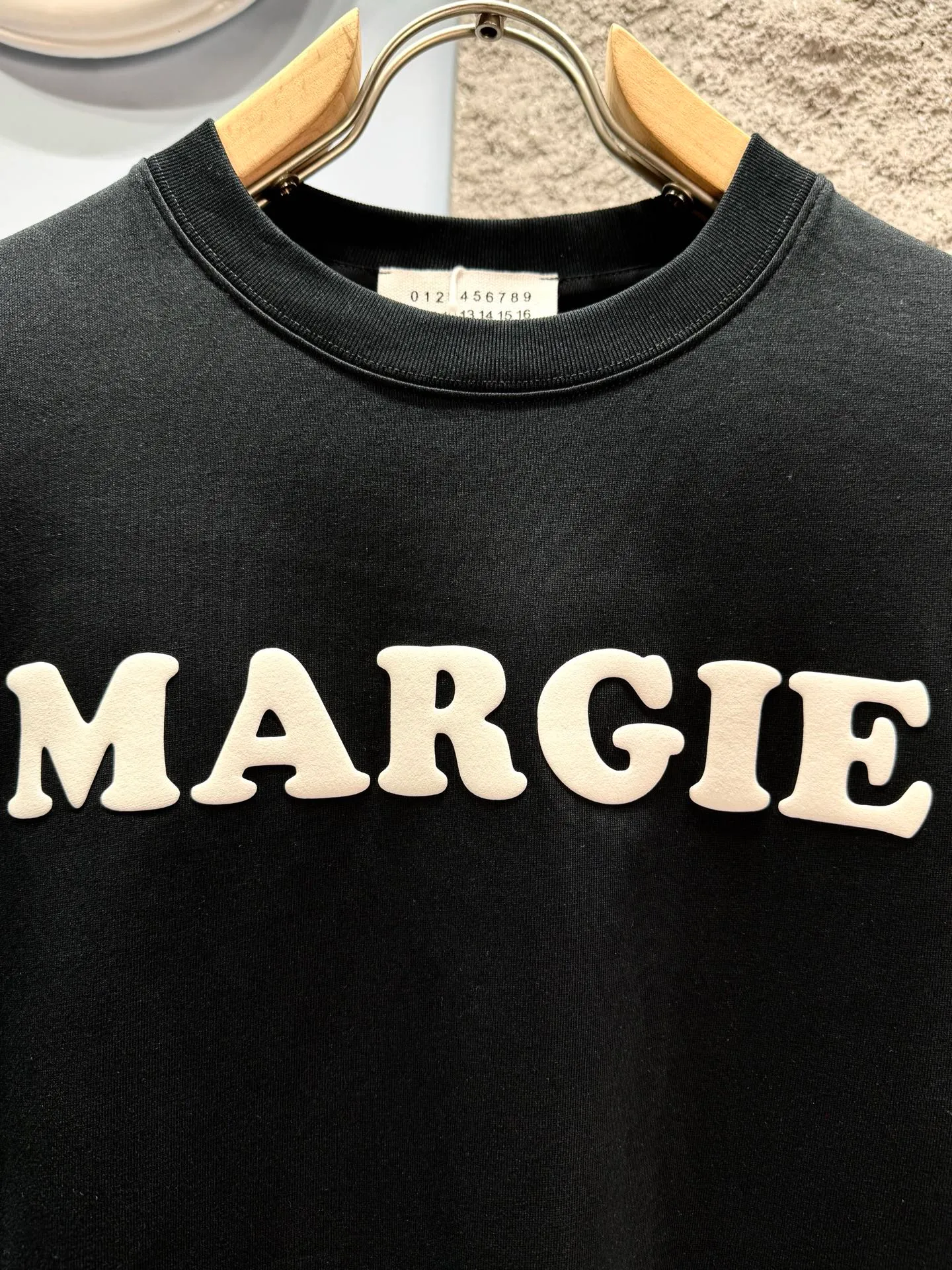 Martin Margiela* ‼️ T ® 🖤MM 6Maison Margiela Margie T ， + "MARGIE" ， ! ， Oversize ， ， ！ ⚠️ ： ⚠️SG 26326 Same Style 𝐂𝐎𝐋𝐎𝐔𝐑：White Black 𝐒𝐈𝐙𝐄：S-XXL